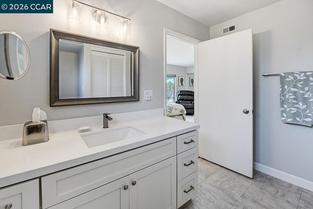 Image 32 of property listing at 1109 Canyonwood Ct 1, Walnut Creek, CA 94595