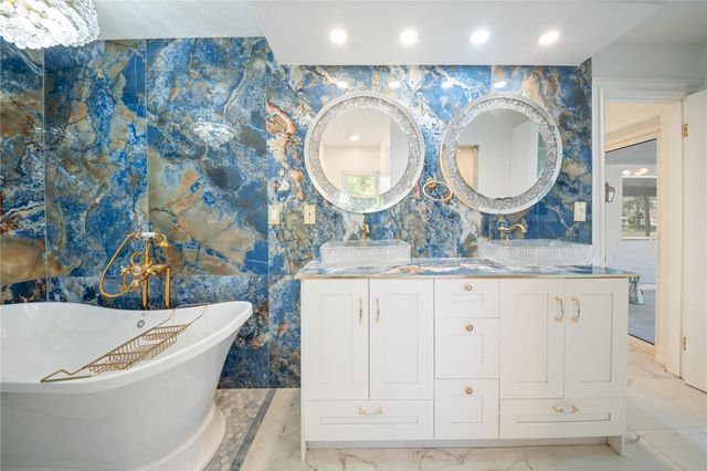 16770 Lakeview Court, Weston, FL 33326