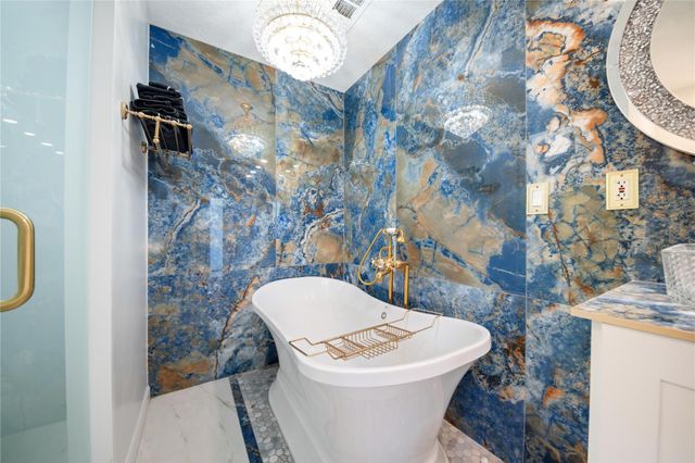 16770 Lakeview Court, Weston, FL 33326