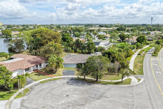 16770 Lakeview Court, Weston, FL 33326