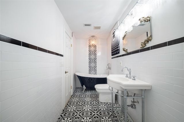 16770 Lakeview Court, Weston, FL 33326