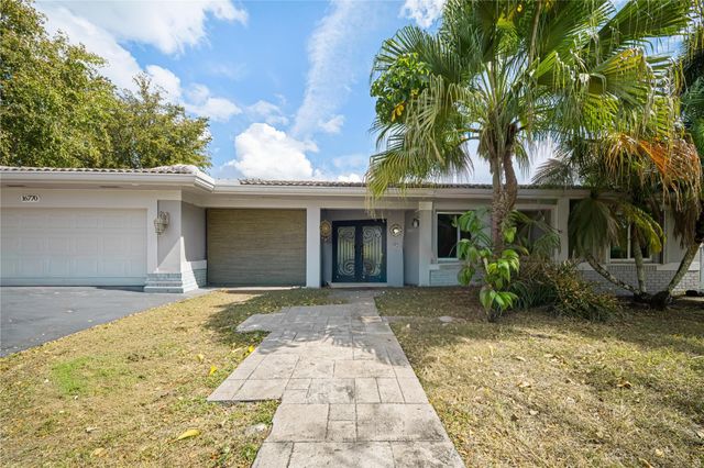 16770 Lakeview Court, Weston, FL 33326