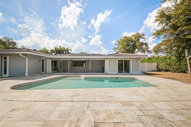 16770 Lakeview Court, Weston, FL 33326