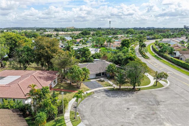 16770 Lakeview Court, Weston, FL 33326