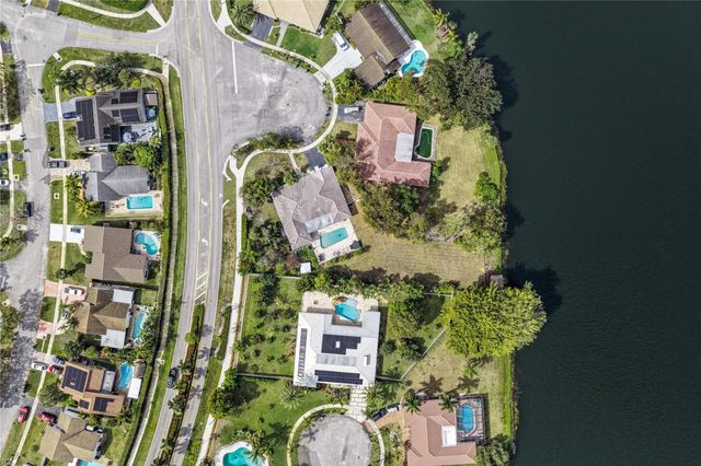 16770 Lakeview Court, Weston, FL 33326