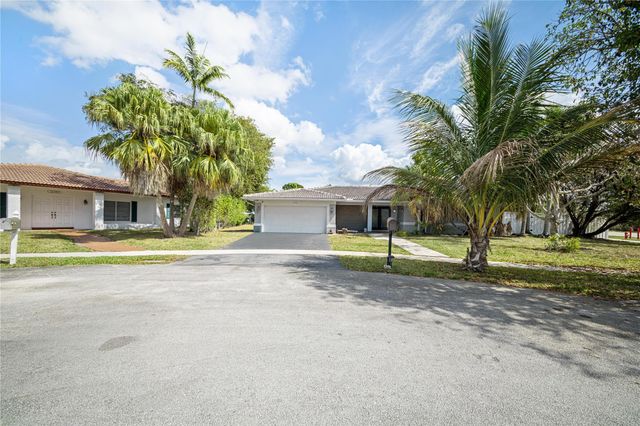 16770 Lakeview Court, Weston, FL 33326