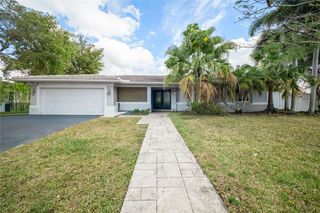 16770 Lakeview Court, Weston, FL 33326