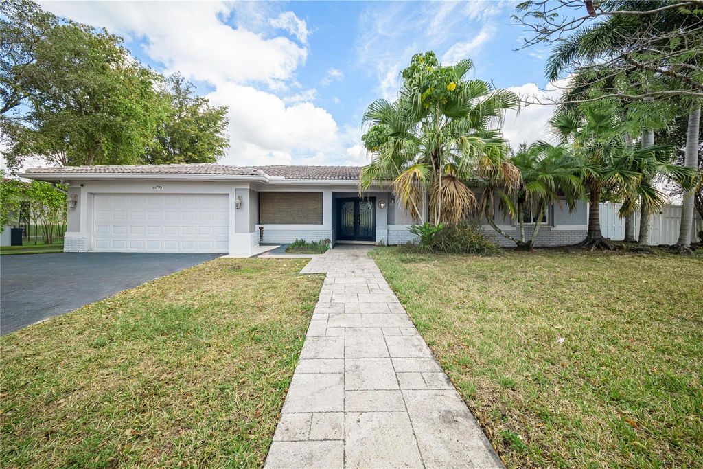 16770 Lakeview Court, Weston, FL 33326