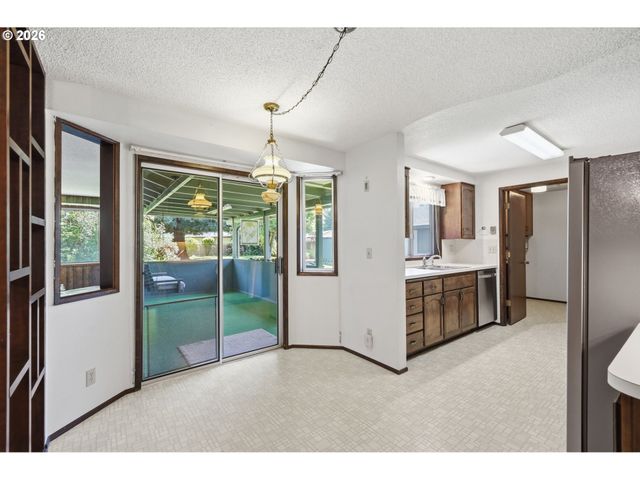 2995 CAMROSE St, Eugene, OR 97404