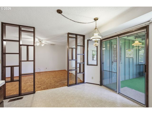 2995 CAMROSE St, Eugene, OR 97404