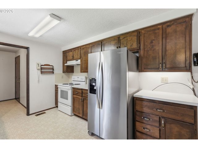 2995 CAMROSE St, Eugene, OR 97404