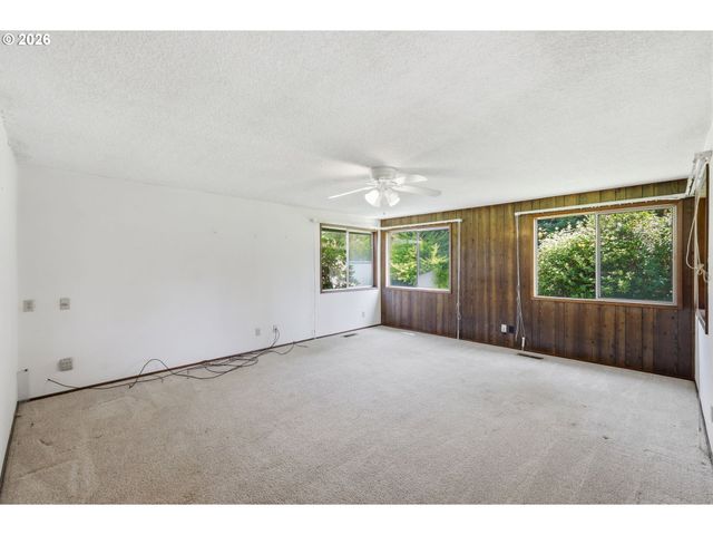 2995 CAMROSE St, Eugene, OR 97404