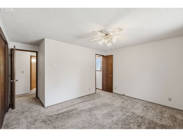2995 CAMROSE St, Eugene, OR 97404