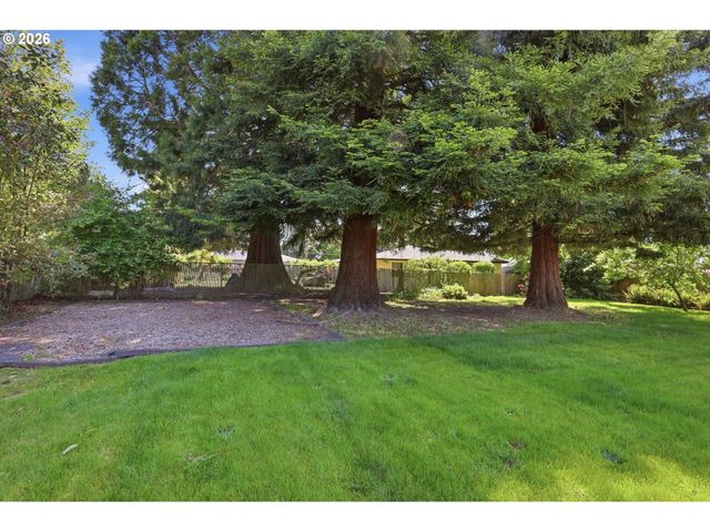 2995 CAMROSE St, Eugene, OR 97404
