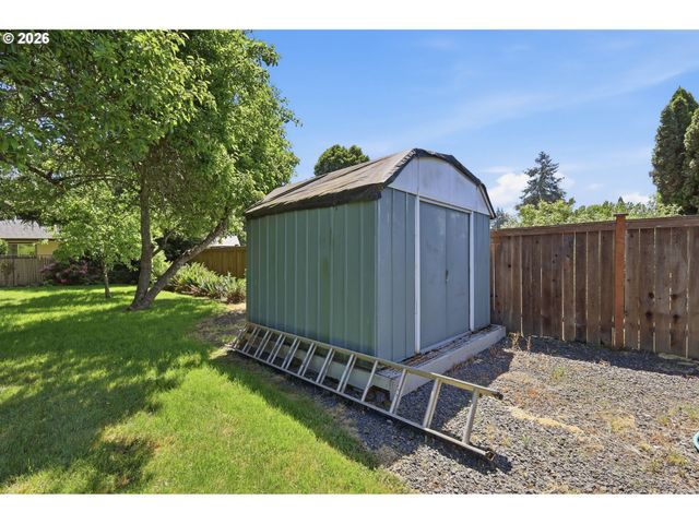 2995 CAMROSE St, Eugene, OR 97404