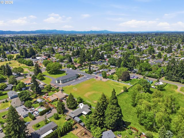2995 CAMROSE St, Eugene, OR 97404