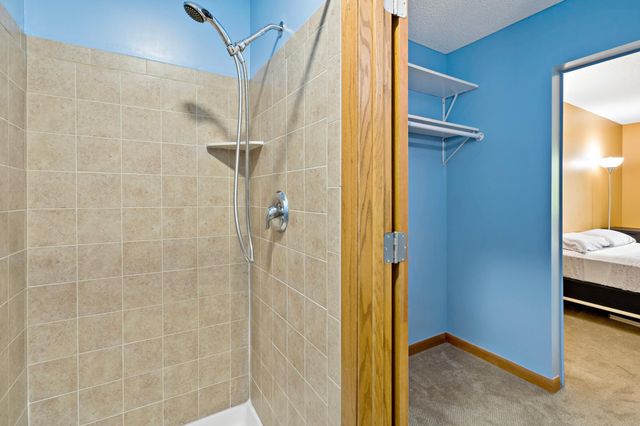 132 Demont Avenue E 325, Little Canada, MN 55117