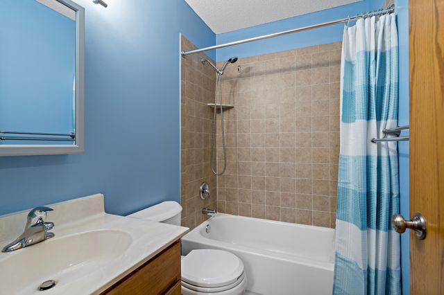 132 Demont Avenue E 325, Little Canada, MN 55117