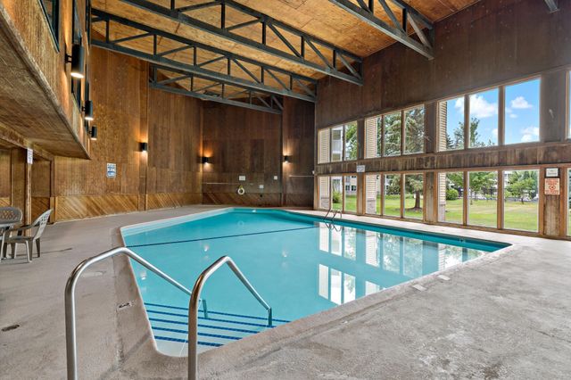 132 Demont Avenue E 325, Little Canada, MN 55117