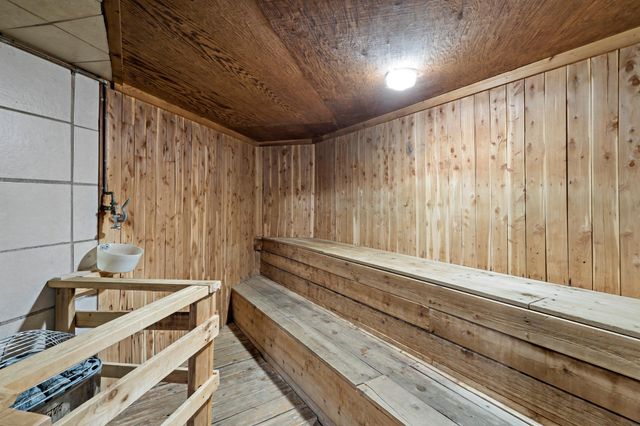 132 Demont Avenue E 325, Little Canada, MN 55117