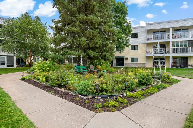 132 Demont Avenue E 325, Little Canada, MN 55117