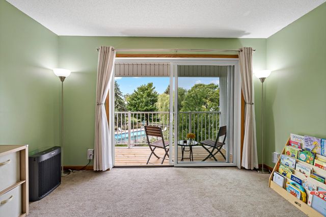 132 Demont Avenue E 325, Little Canada, MN 55117