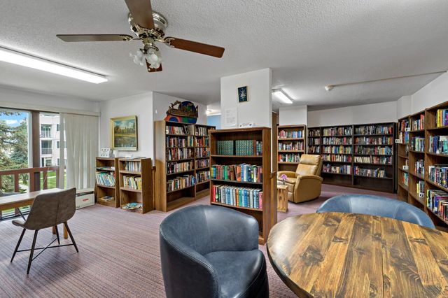 132 Demont Avenue E 325, Little Canada, MN 55117