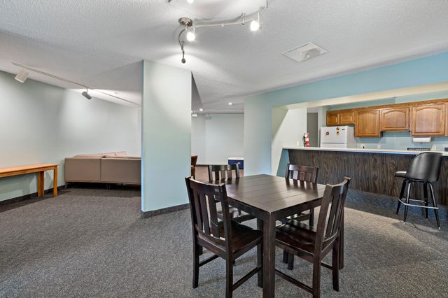 132 Demont Avenue E 325, Little Canada, MN 55117