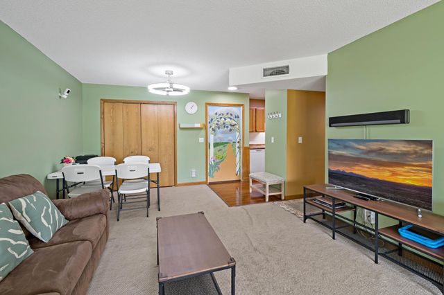 132 Demont Avenue E 325, Little Canada, MN 55117