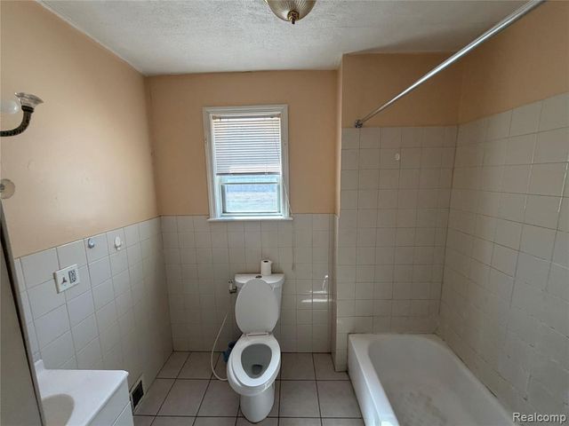 6228 Faust Avenue, Detroit, MI 48228