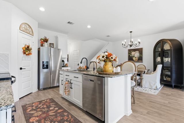 2215 Laurel Bloom Lane, Sealy, TX 77474