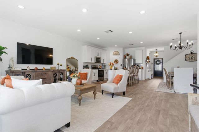 2215 Laurel Bloom Lane, Sealy, TX 77474