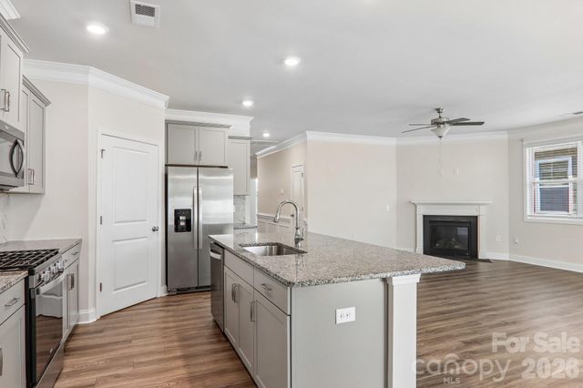 505 Fox Cove Road, Hendersonville, NC 28792