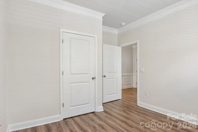 505 Fox Cove Road, Hendersonville, NC 28792