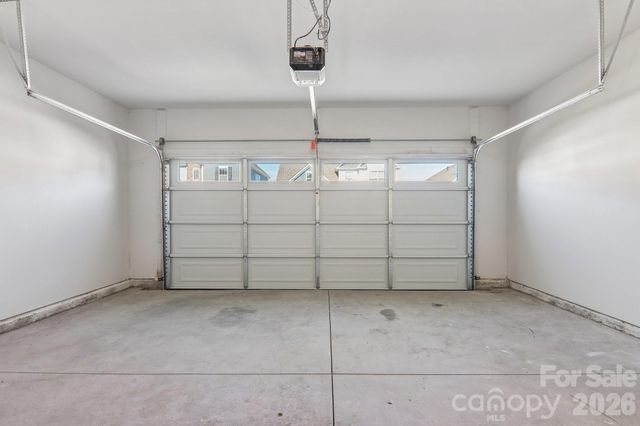 505 Fox Cove Road, Hendersonville, NC 28792