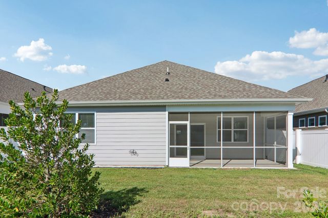 505 Fox Cove Road, Hendersonville, NC 28792