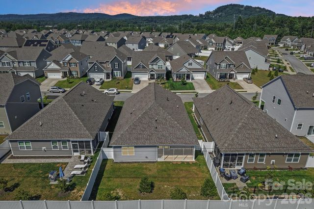 505 Fox Cove Road, Hendersonville, NC 28792