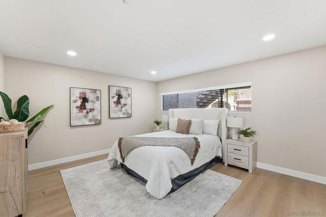 2564 NAVARRA DR 115, Carlsbad, CA 92009