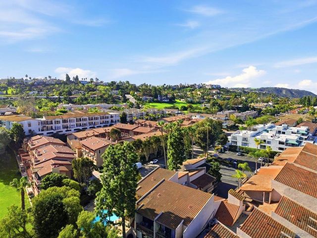 2564 NAVARRA DR 115, Carlsbad, CA 92009