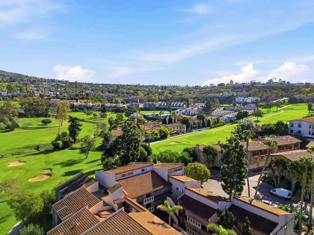 2564 NAVARRA DR 115, Carlsbad, CA 92009