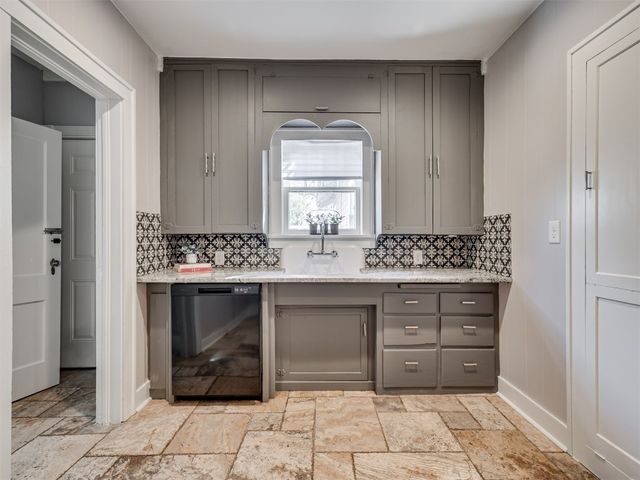 1016 E Edwards Street, Edmond, OK 73034