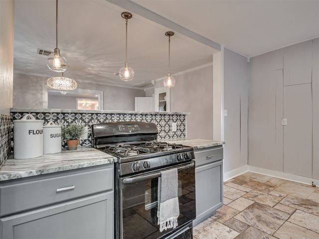 1016 E Edwards Street, Edmond, OK 73034