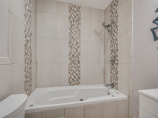 1016 E Edwards Street, Edmond, OK 73034