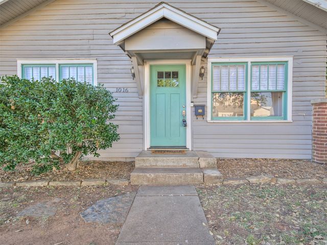 1016 E Edwards Street, Edmond, OK 73034