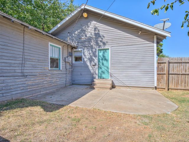 1016 E Edwards Street, Edmond, OK 73034