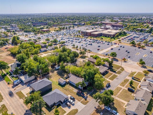 1016 E Edwards Street, Edmond, OK 73034