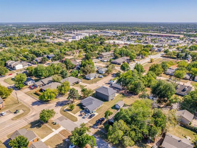 1016 E Edwards Street, Edmond, OK 73034