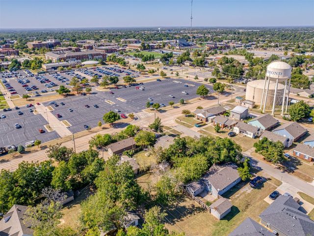 1016 E Edwards Street, Edmond, OK 73034