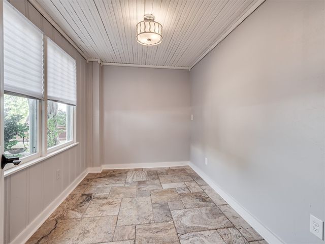 1016 E Edwards Street, Edmond, OK 73034