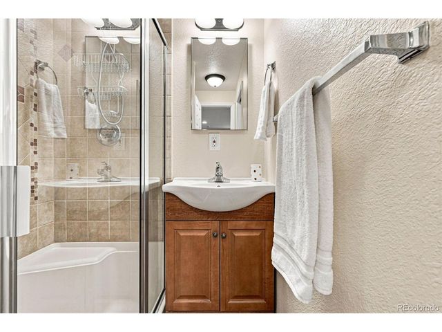 619 Folklore Ave, Longmont, CO 80504